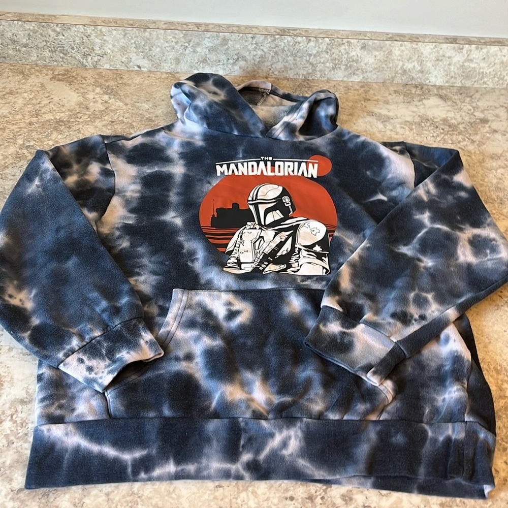 Star Wars Mandalorian Pullover Hoodie, Youth Large